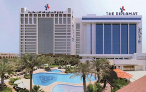  The Diplomat Radisson Blu Hotel Residence & Spa  Манама